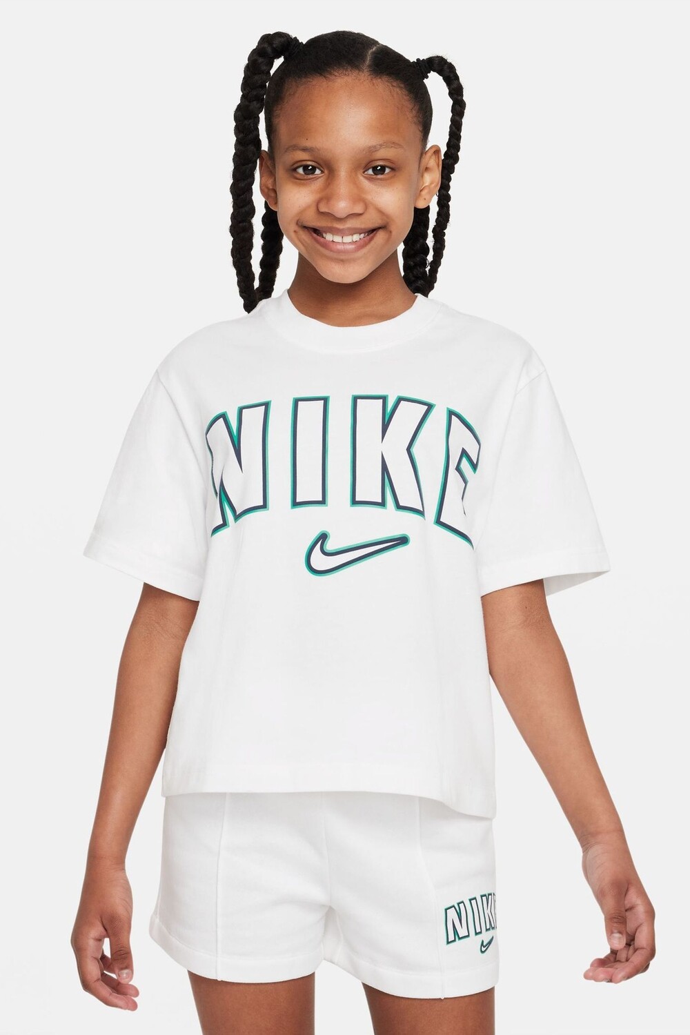 

Трендовая футболка кроя oversize Nike, белый