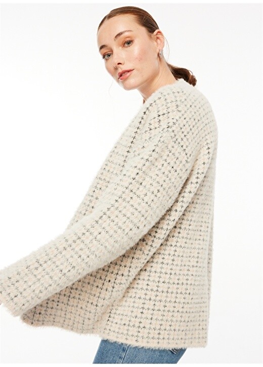 

Женский кардиган цвета экрю Fabrika Comfort