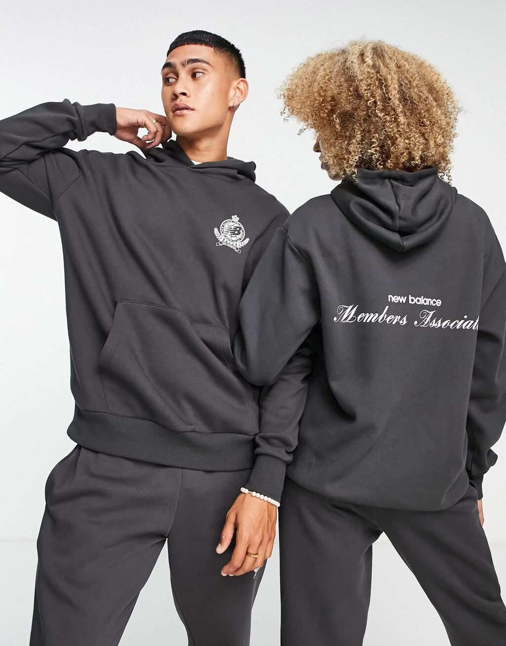 

Черная толстовка унисекс New Balance Members Club
