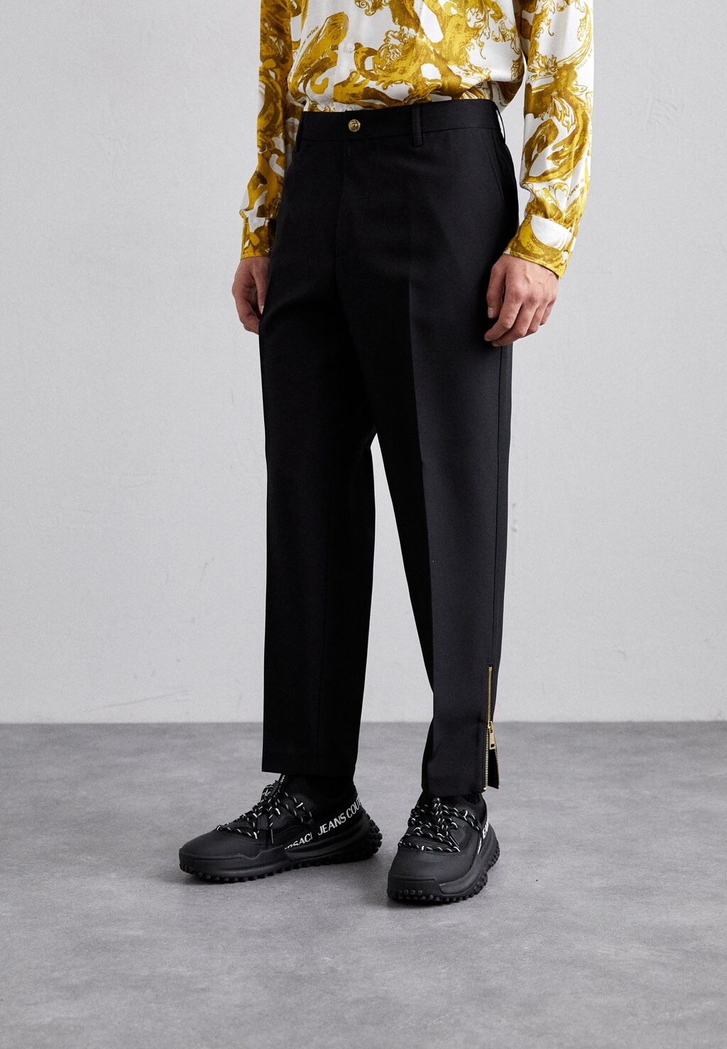 

Брюки Versace Jeans Couture, черные