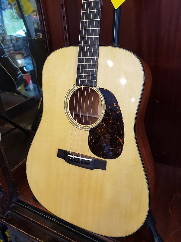 Акустическая гитара Martin Standard Series D-18 - Natural