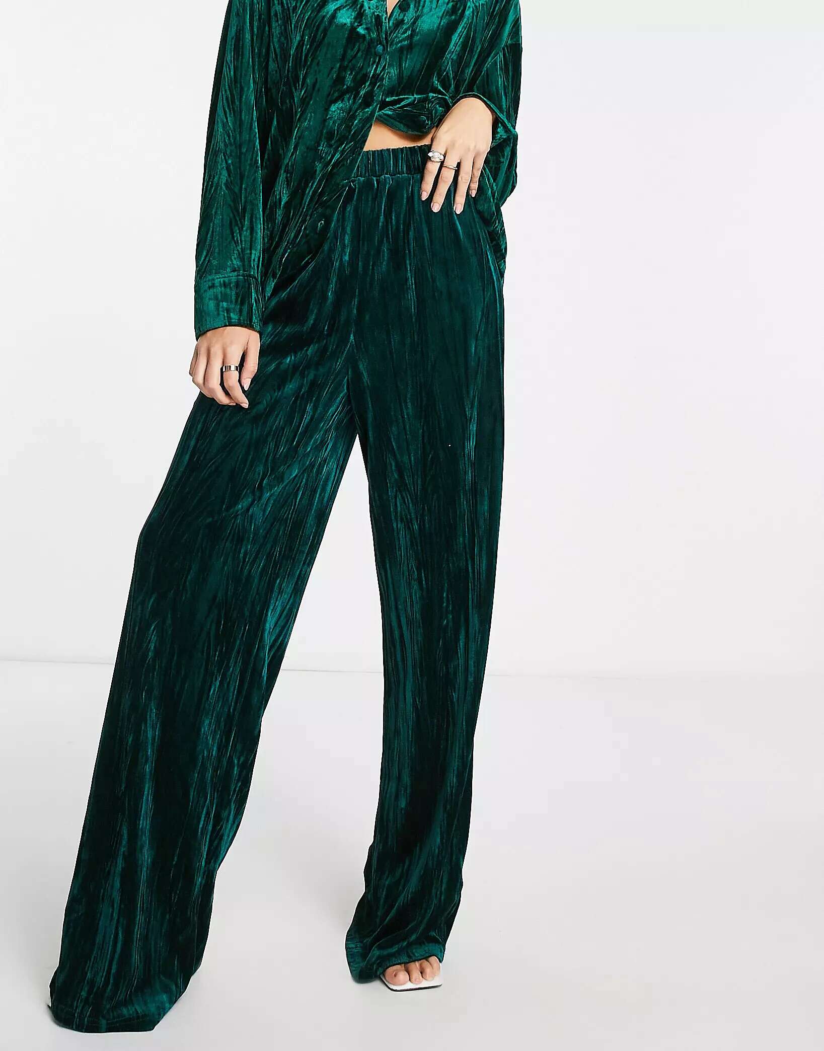 Суперширокие эластичные брюки Extro & Vert изумрудно-зеленого цвета