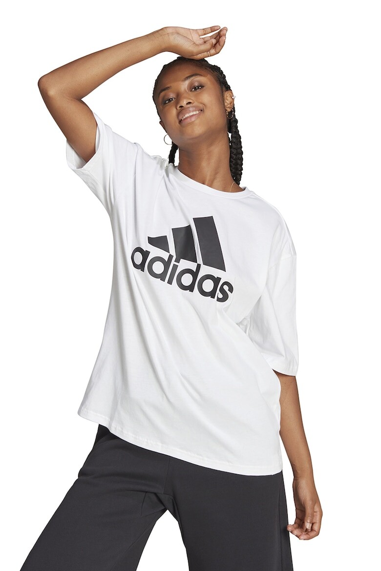 

Футболка Essentials в стиле оверсайз с логотипом Adidas Sportswear, белый