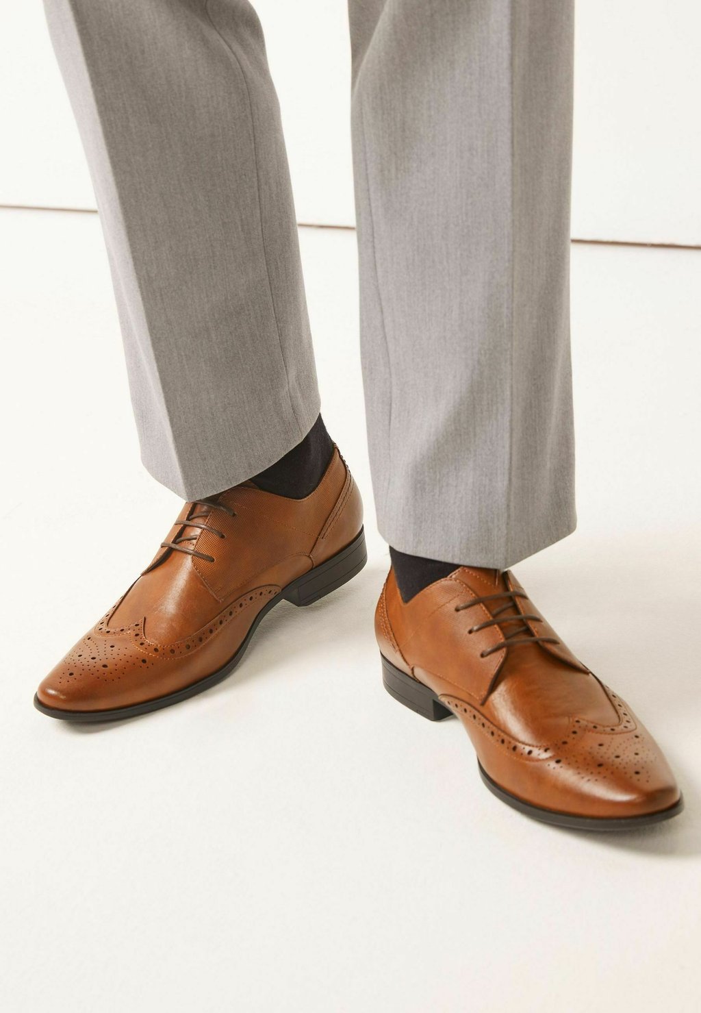 Элегантные туфли на шнуровке Wide Fit Brogue Shoes Next, цвет tan brown