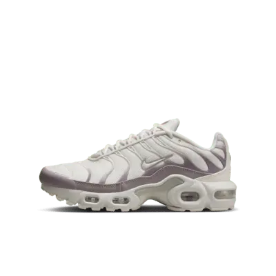 

Кроссовки Nike Air Max Plus, цвет Sail/Light Silver/Light Violet Ore/Phantom