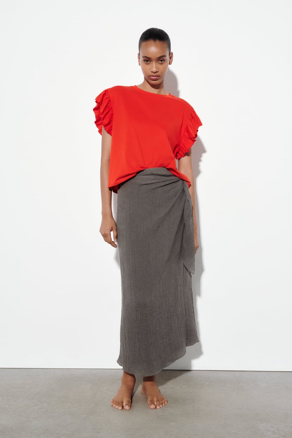 

Футболка с оборками ZARA, красный