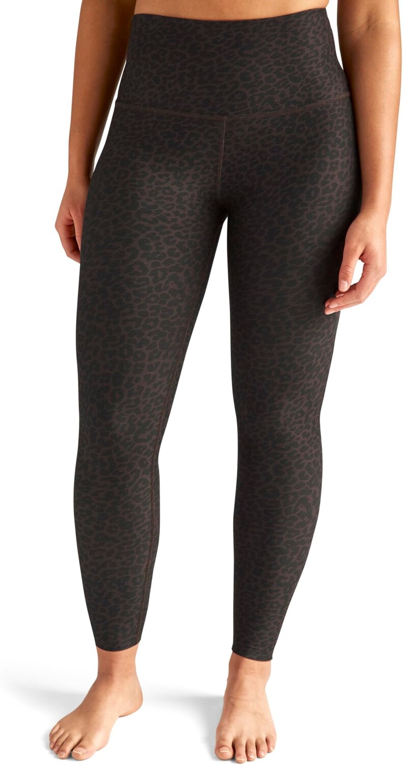 

Softmark пойман в леггинсах миди с высокой талией Beyond Yoga, цвет Charcoal Leopard