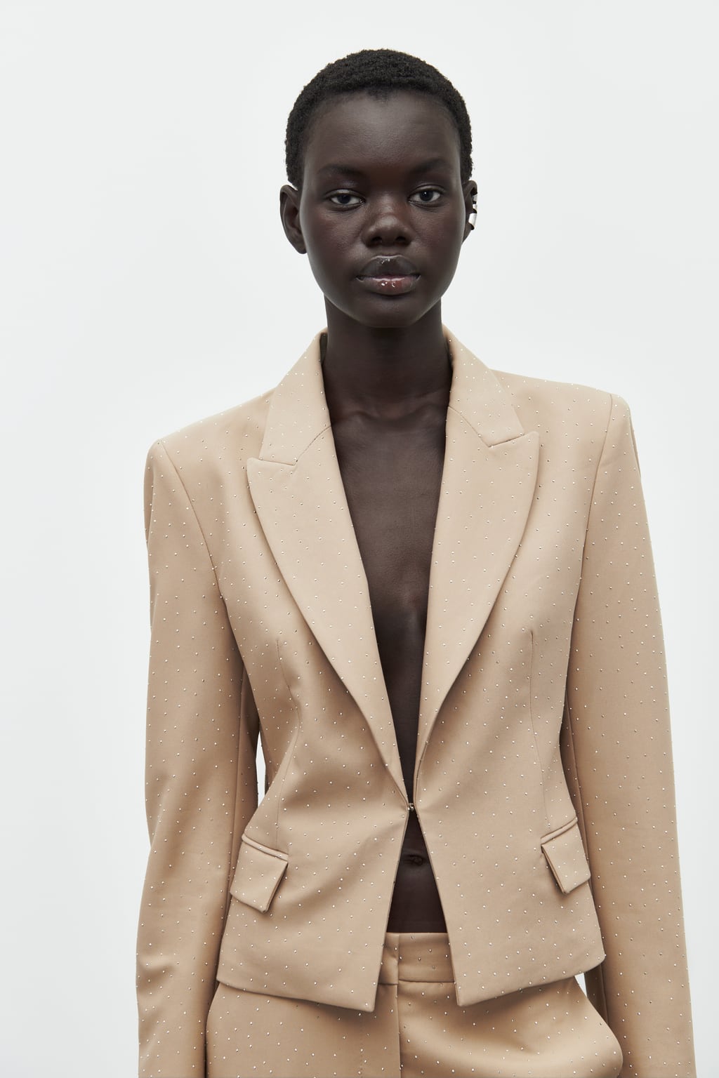 

Укороченный пиджак со стразами ZARA, кэмел