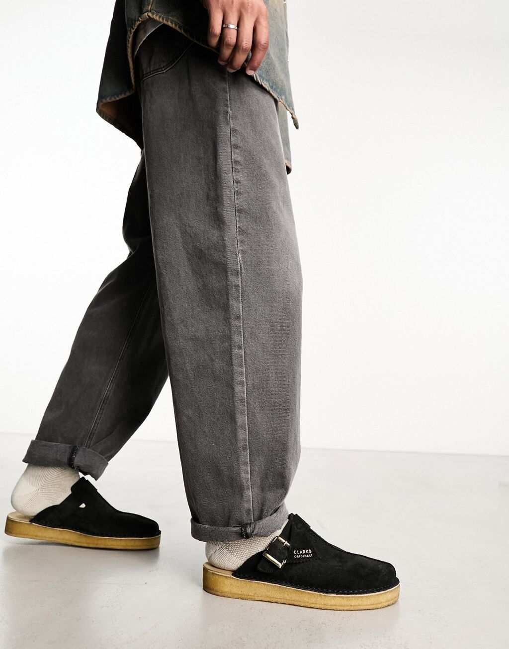 

Черные замшевые слипоны Clarks Originals Trek Mule