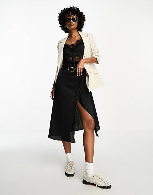 

Черный блейзер оверсайз Bershka