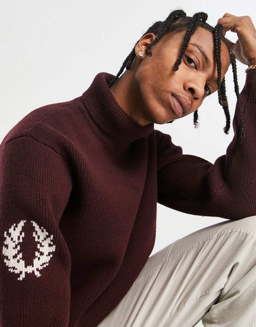 

Красный джемпер с высоким воротником и воротником-стойкой Fred Perry