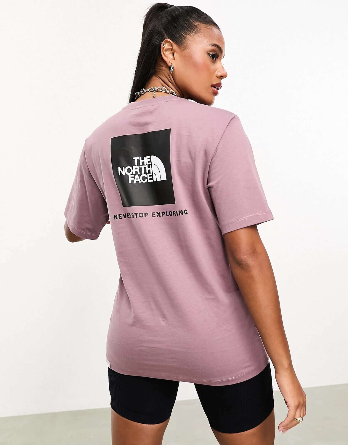 

Фиолетовая футболка свободного кроя с принтом на спине The North Face Redbox, Фиолетовый