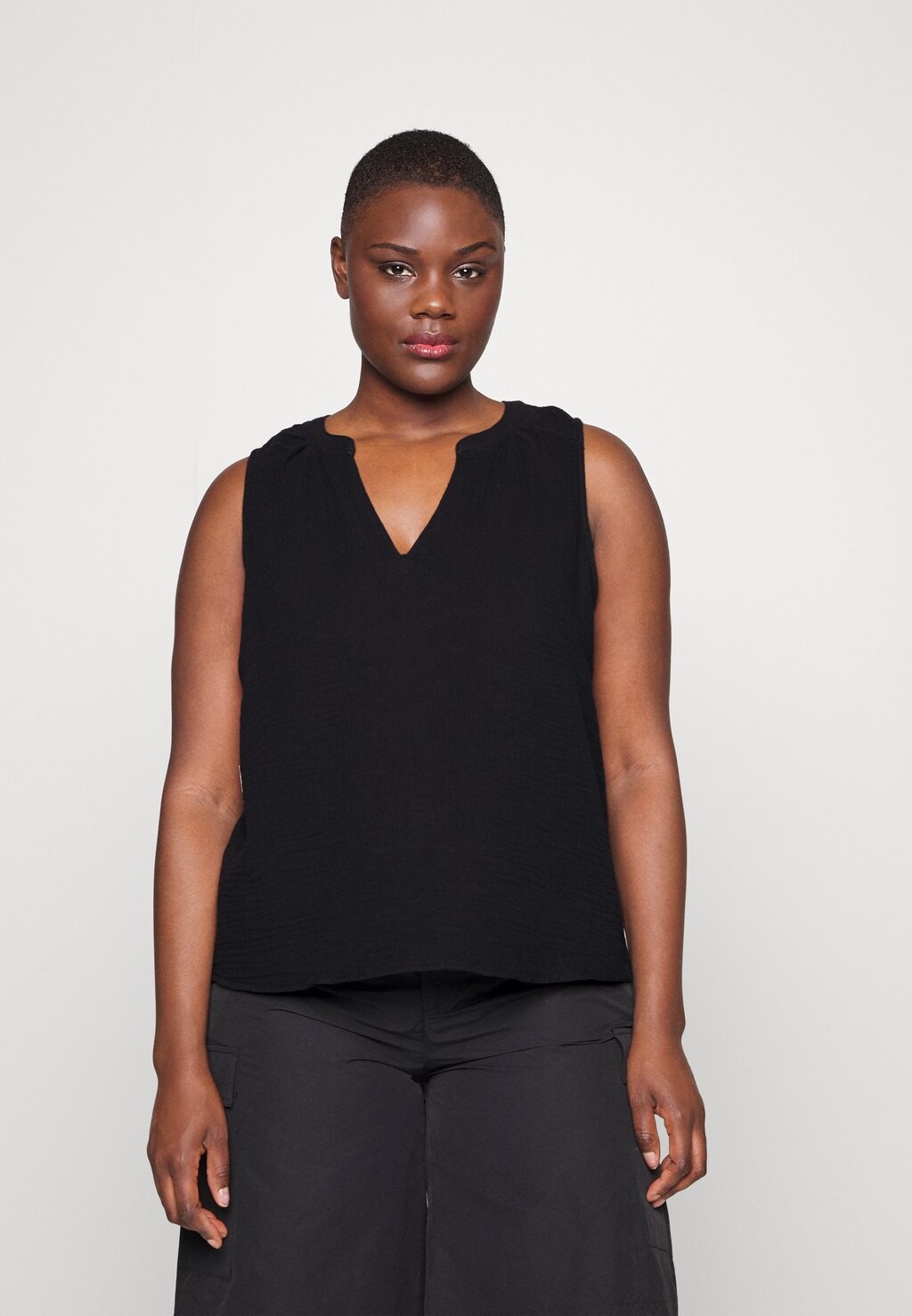 

Топ Vero Moda, черный
