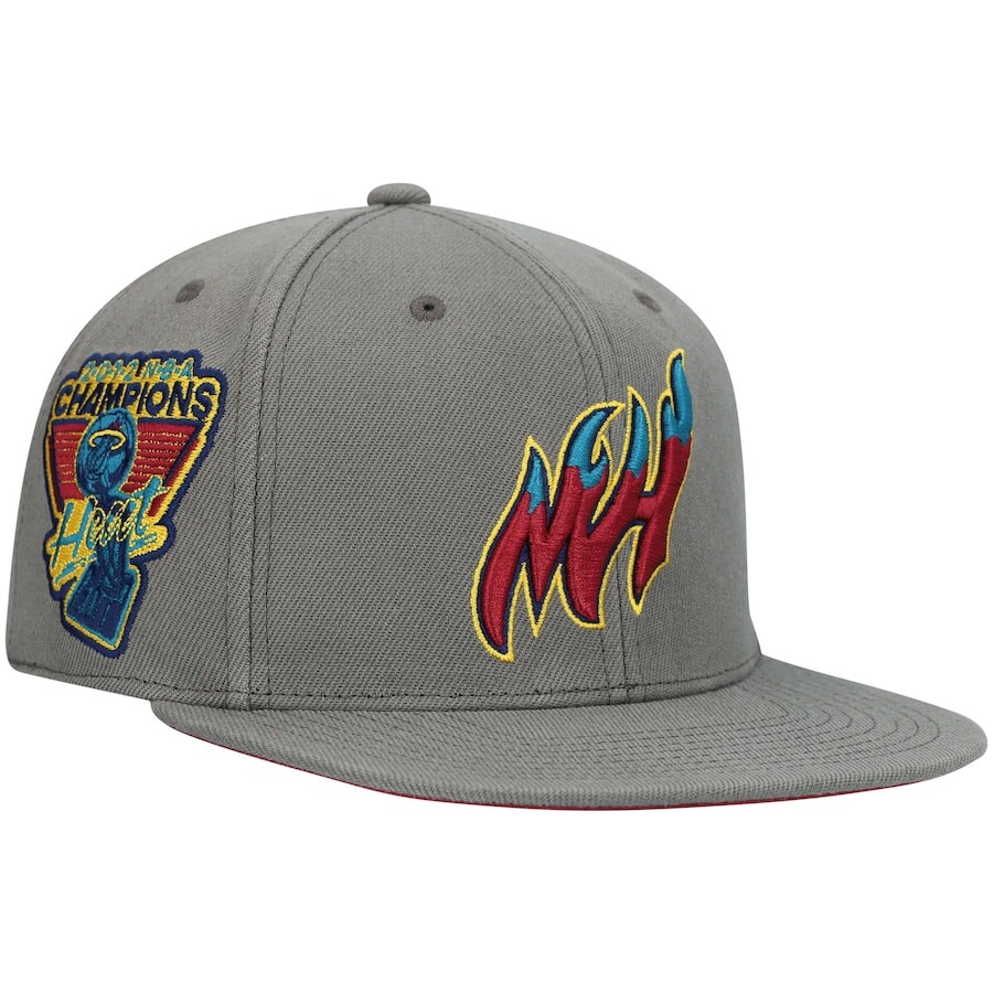 

Бейсболка Mitchell & Ness Miami Heat, угольный