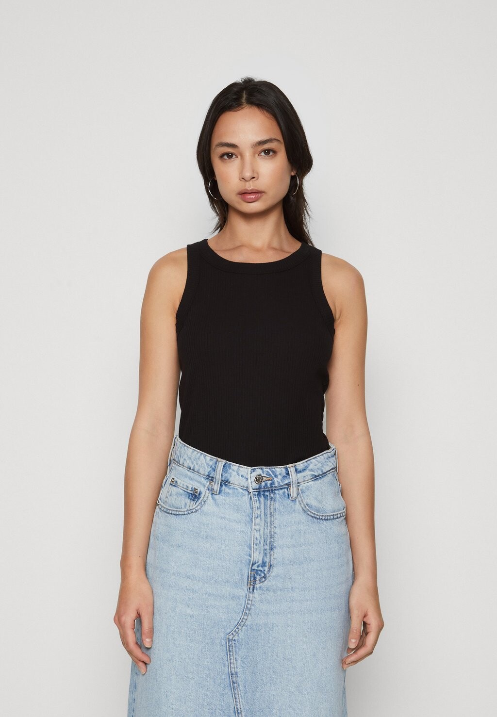 

Топ High Neck Tank GAP, цвет true black