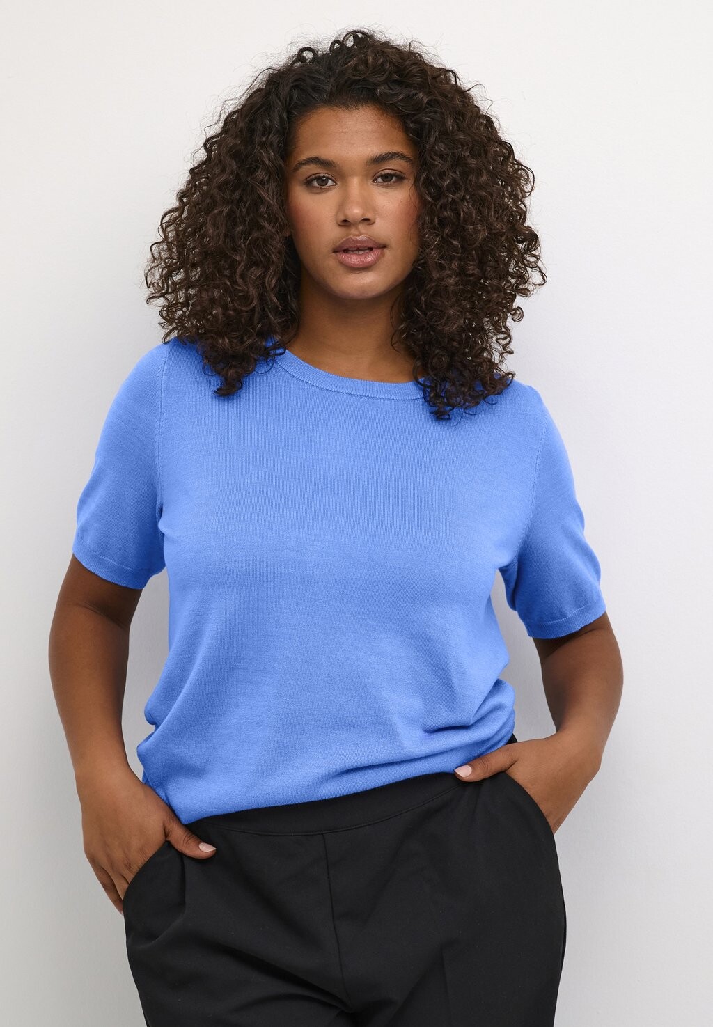 

Футболка базовая LIZZY Kaffe Curve, цвет ultramarine