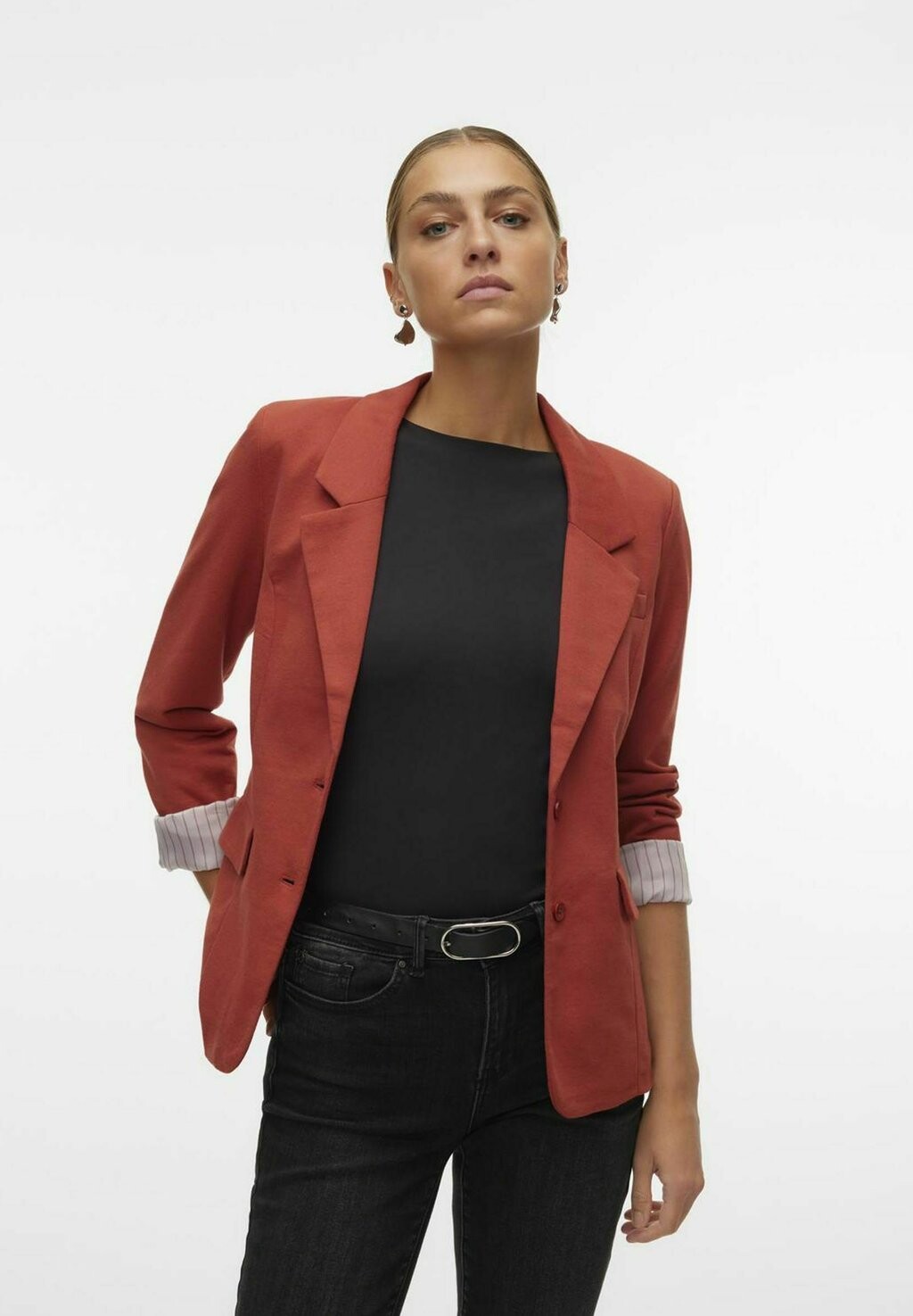 

Блейзер Vero Moda, амбарно-красный
