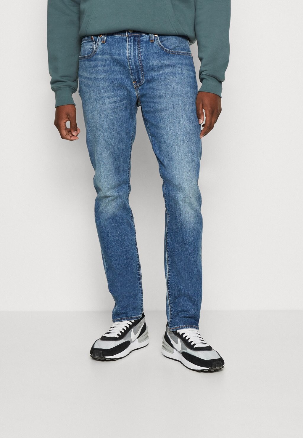 

Зауженные джинсы Levi's