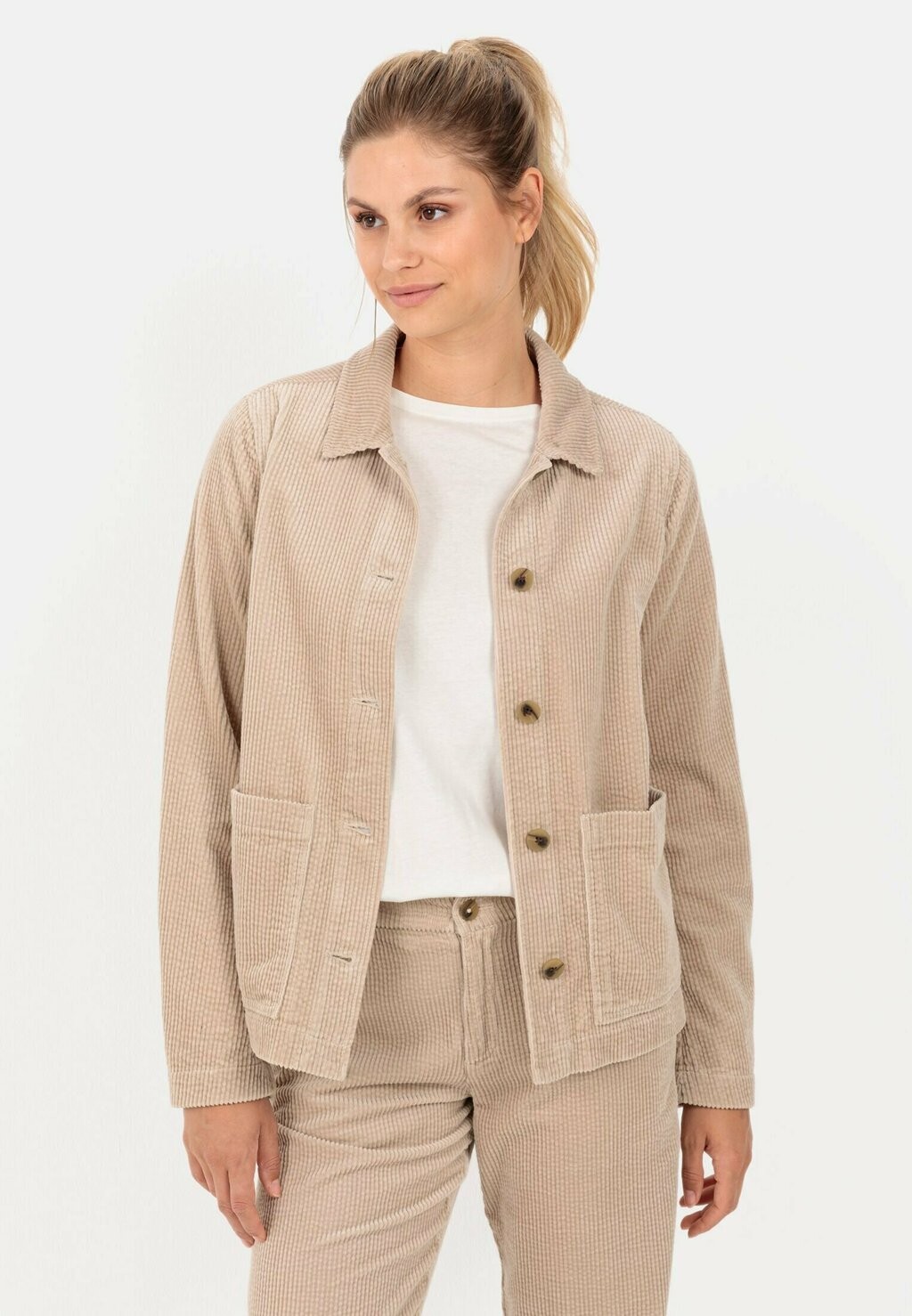 

Легкая куртка camel active