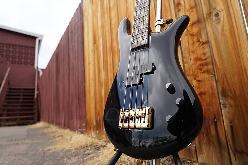 Басс гитара Spector Euro4 Ian Hill Signature 50th Anniversary Black 4-String Electric Bass w/ Gig Bag цена и фото