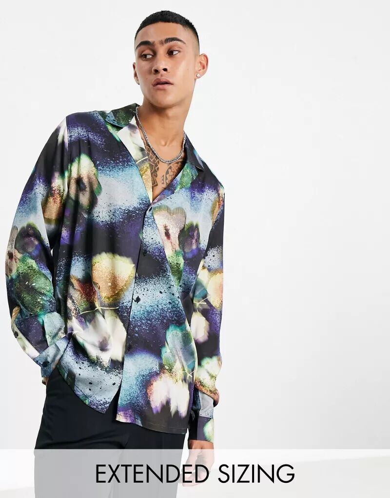 

Свободная атласная рубашка с темным цветочным принтом ASOS