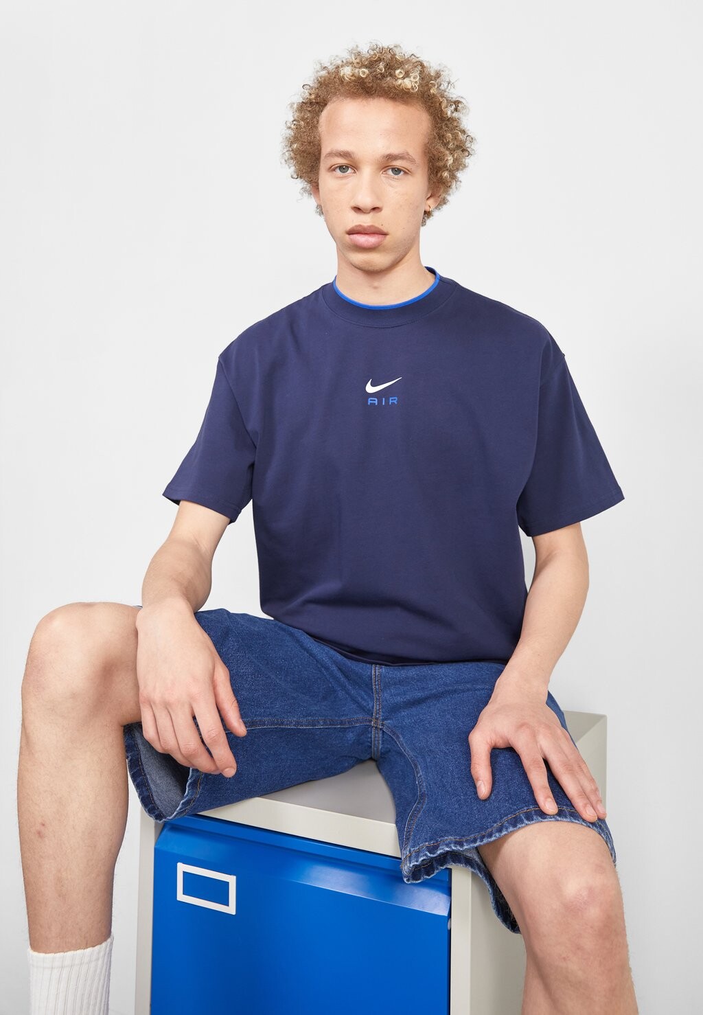 

Футболка с принтом Nike, темно-синий