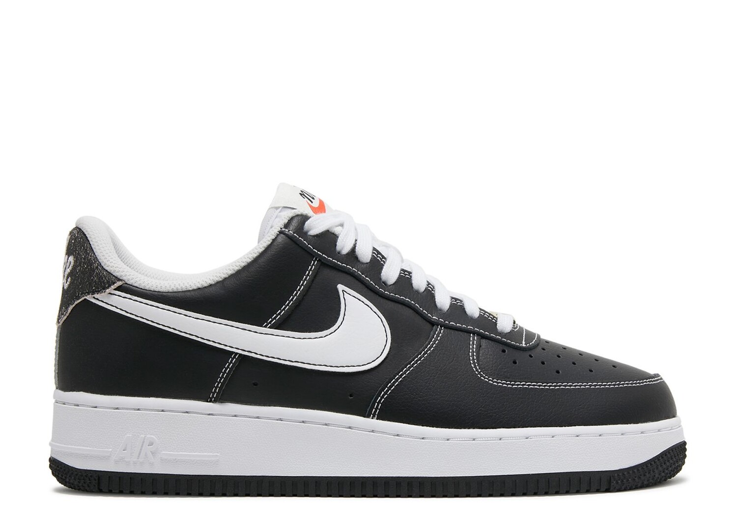 

Кроссовки Nike Air Force 1 '07 'First Use - Black White', черный