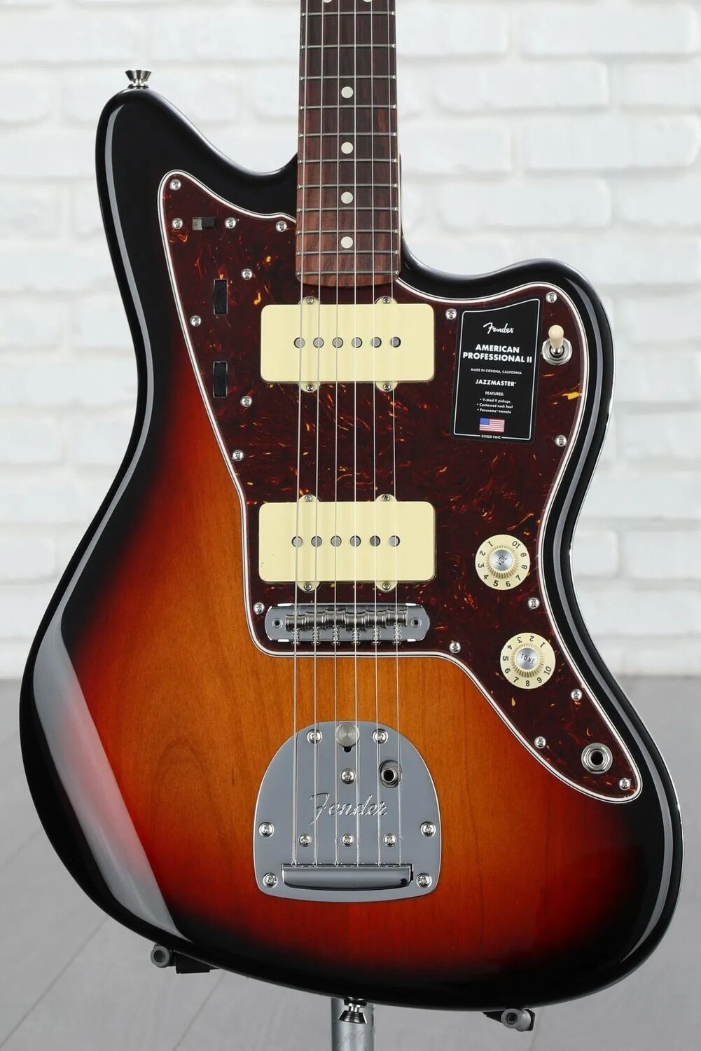 

Fender American Professional II Jazzmaster — 3-цветный Sunburst с накладкой из палисандра