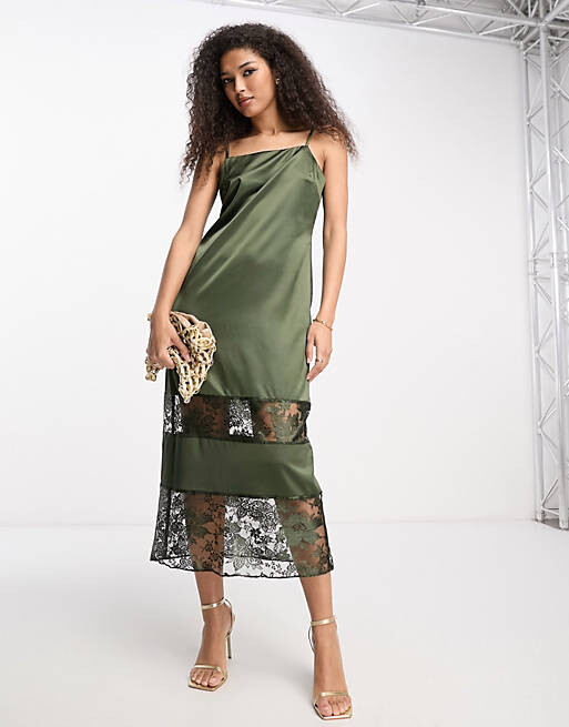 

Платье-комбинация цвета хаки с кружевной отделкой River Island
