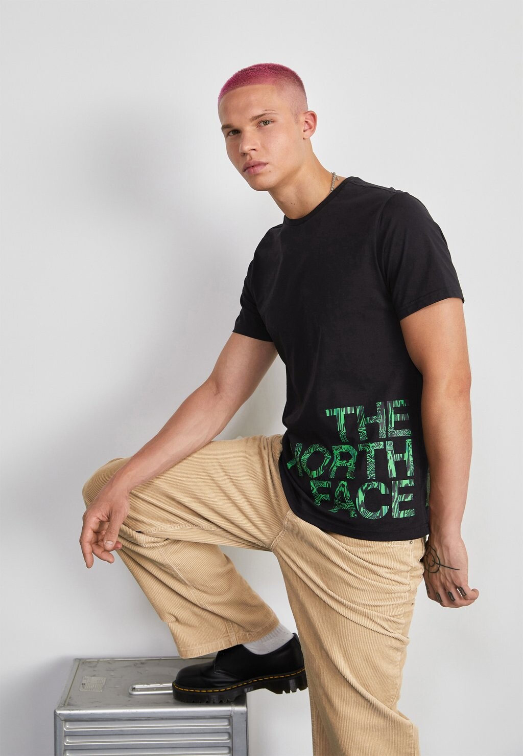 

Футболка с принтом The North Face, черный