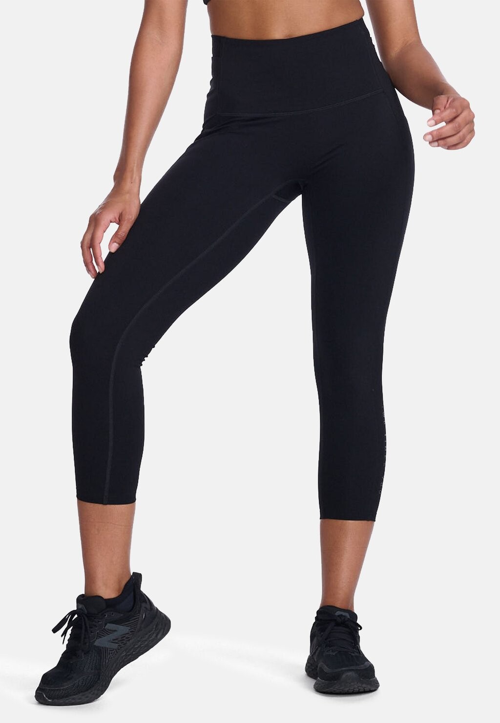 

Тайтсы FORM STASH HI-RISE COMPRESSION 2XU, черный