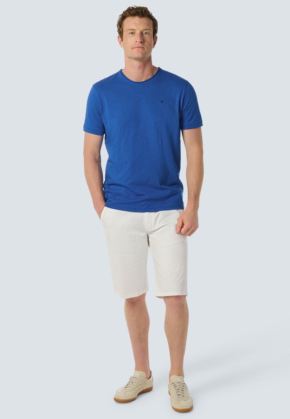 

Базовая футболка ROUND NECK WITH ROLLED SLEEVE CUFFS AND SUBTLE LOGO NO EXCESS, синий