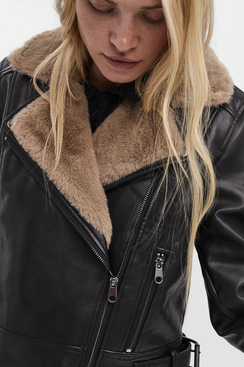 

Короткая куртка из кожи с меховой отделкой Vero Moda, черный