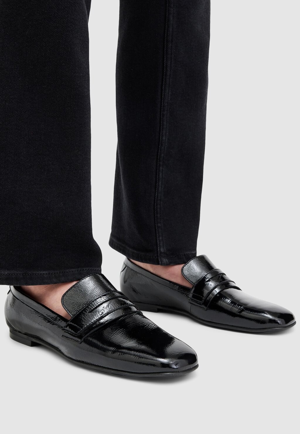 

Тапочки SASHA PATENT AllSaints, цвет black