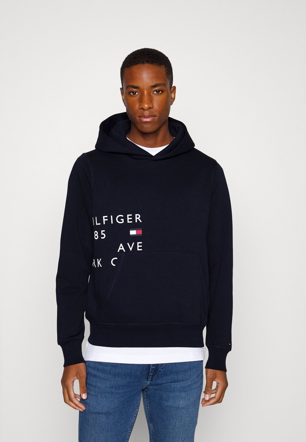 

Худи Tommy Hilfiger