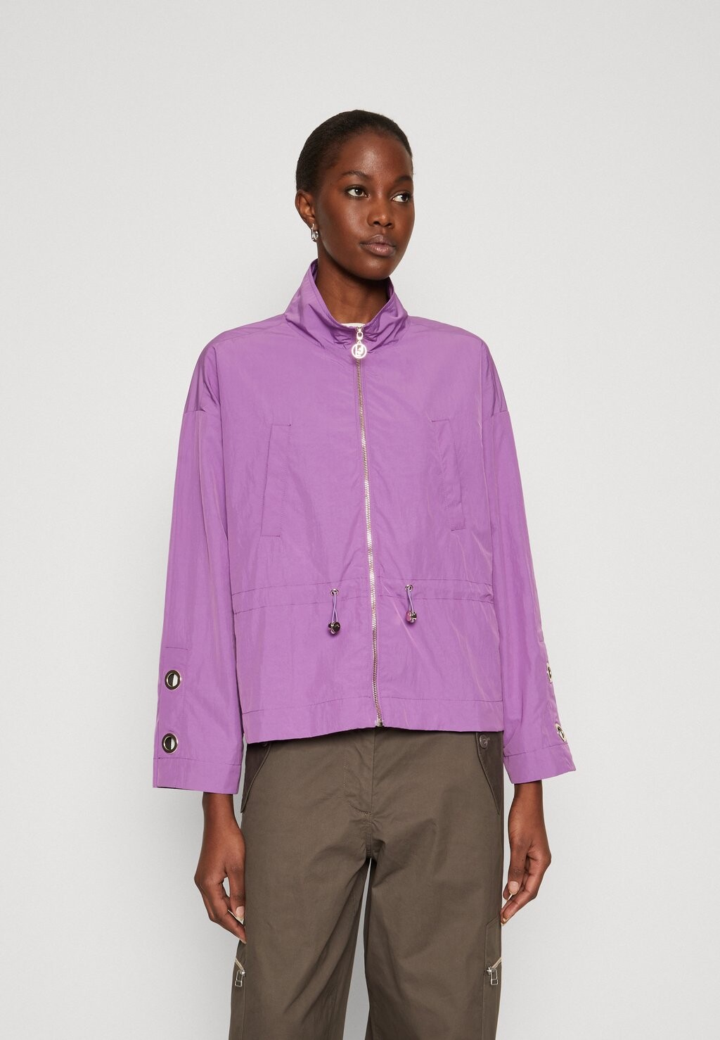 

Легкая куртка Shuttle Jacket LIU JO, цвет dewberry