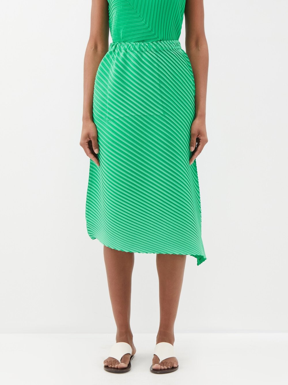 

Юбка миди с асимметричным подолом plaster pleats Issey Miyake, зеленый