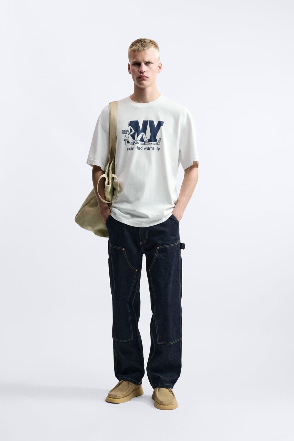 

Футболка с контрастным принтом ZARA, белый