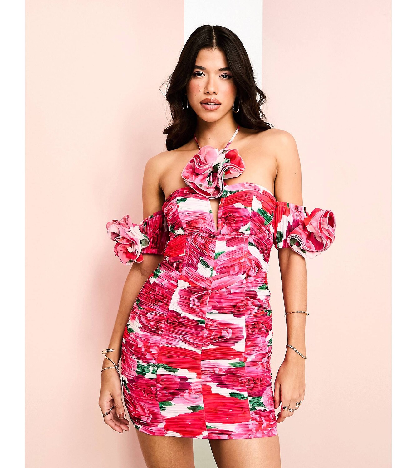 

Розовое мини-платье ASOS LUXE со сборками на шее, корсетным лифом и корсажной деталью ASOS LUXE, Розовый