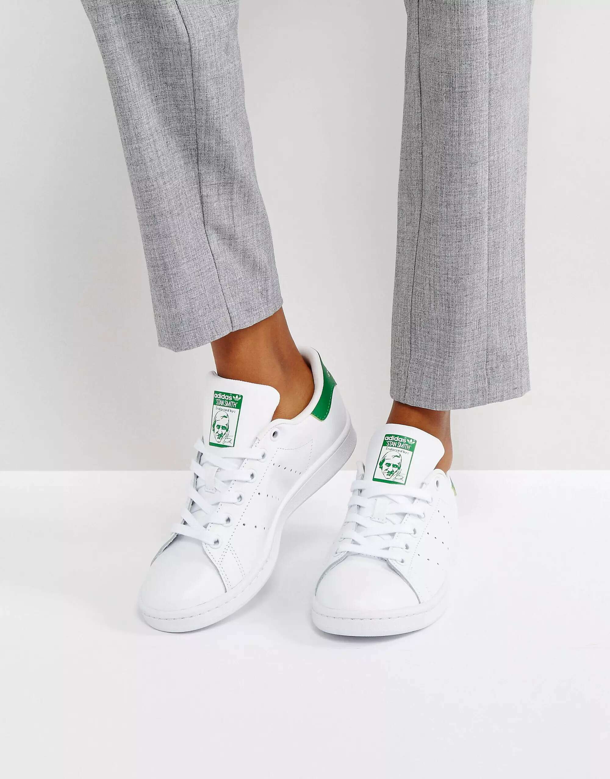 Stan originals. Кроссовки адидас Стэн Смит. Кеды adidas Originals Stan Smith. Кроссовки адидас Стэн Смит белые. Adidas Stan Smith женские.