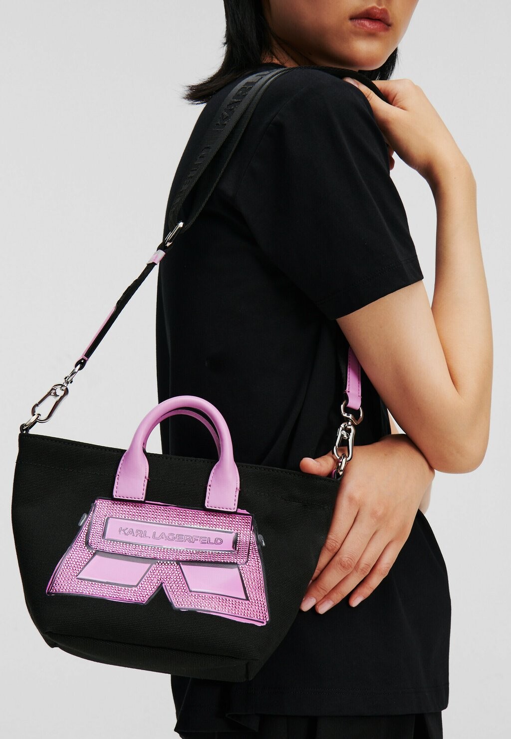 

Сумочка IKON K MINI KARL LAGERFELD, черный