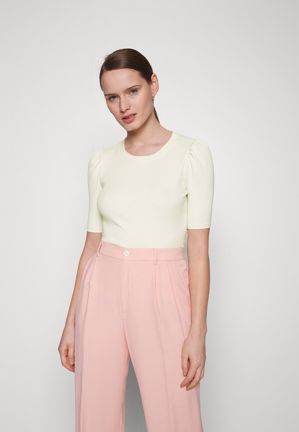 

Базовая футболка Lauren Ralph Lauren