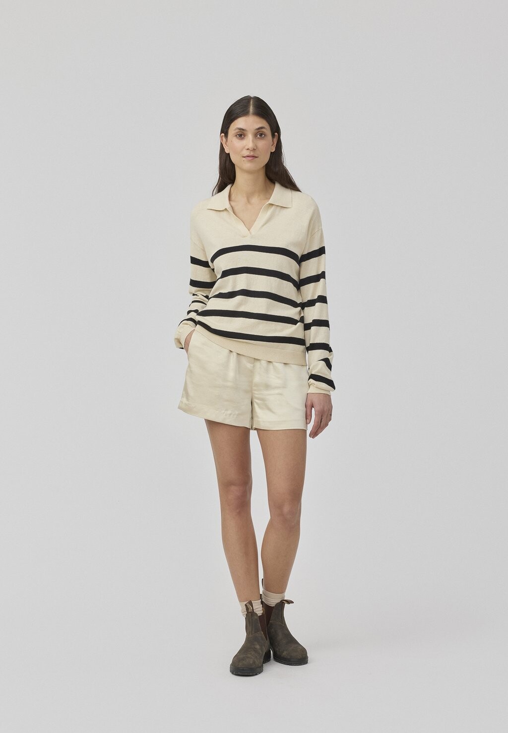

Вязаный свитер IVORY V NECK Modström, черный