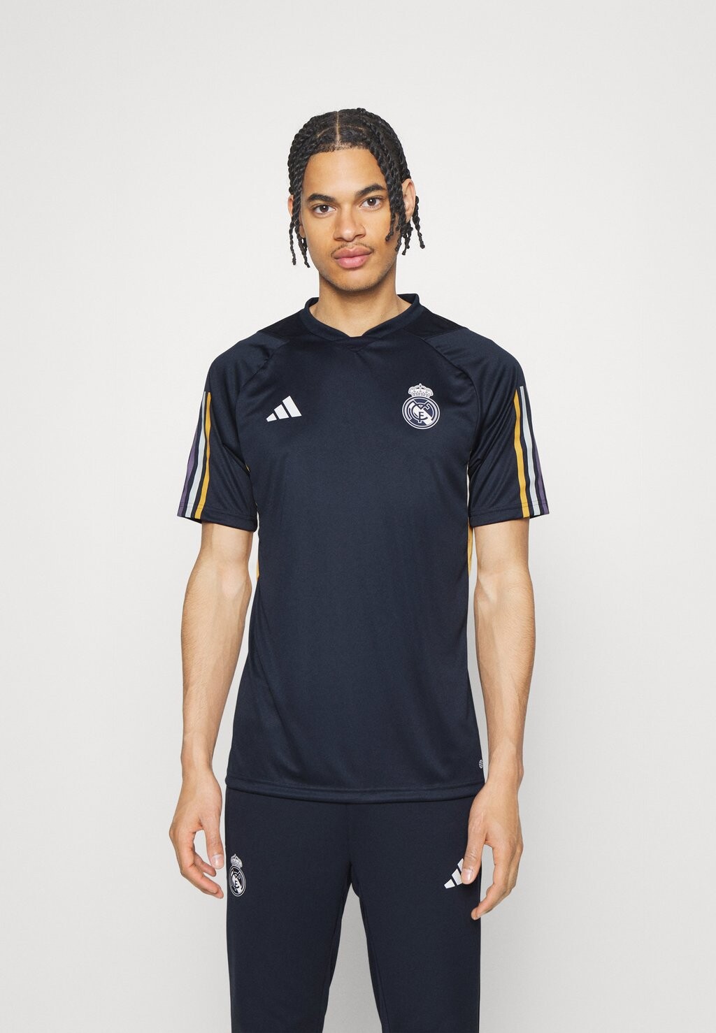 

Спортивная футболка Adidas