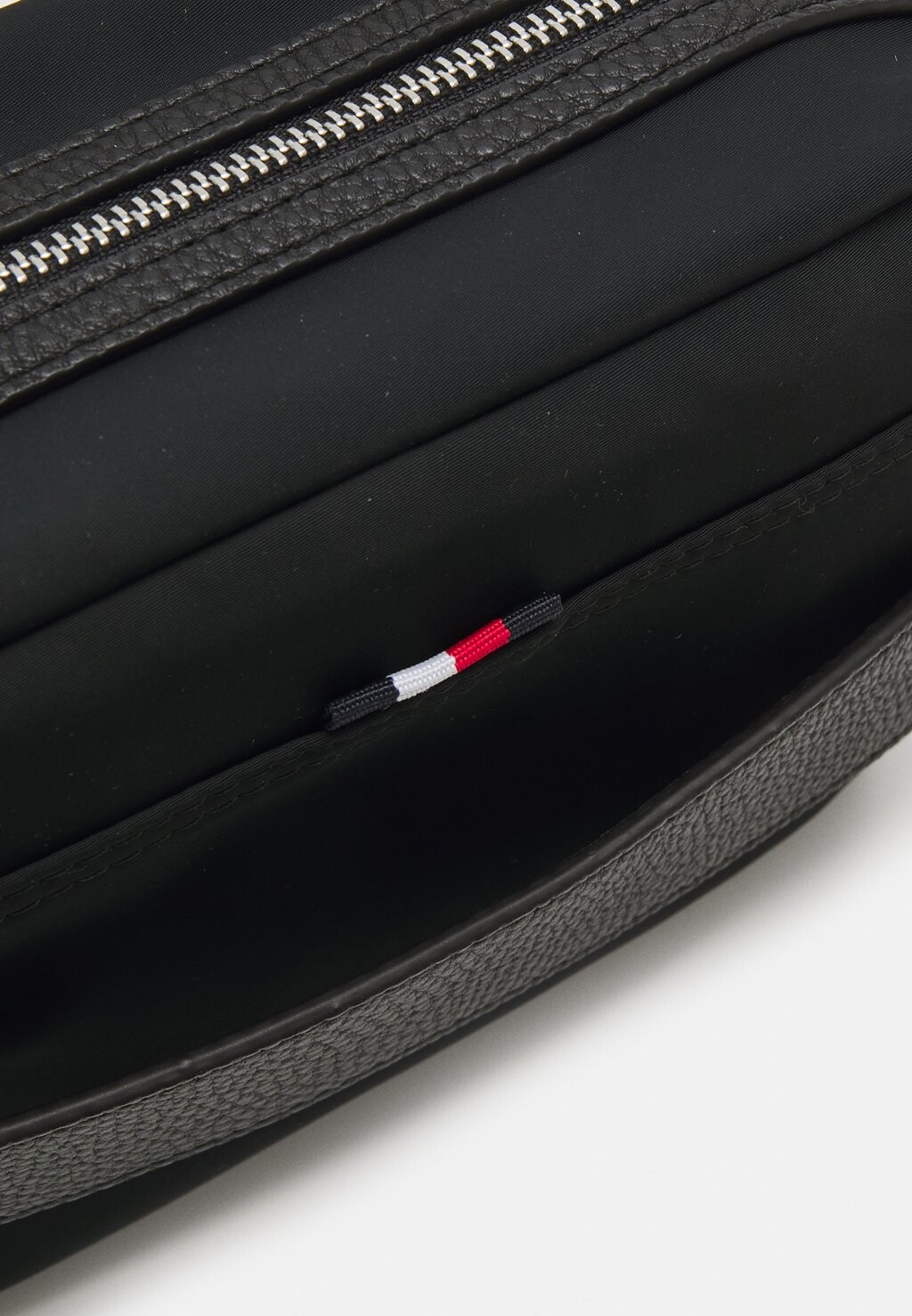 

Косметичка Functional Washbag Unisex Tommy Hilfiger, черный