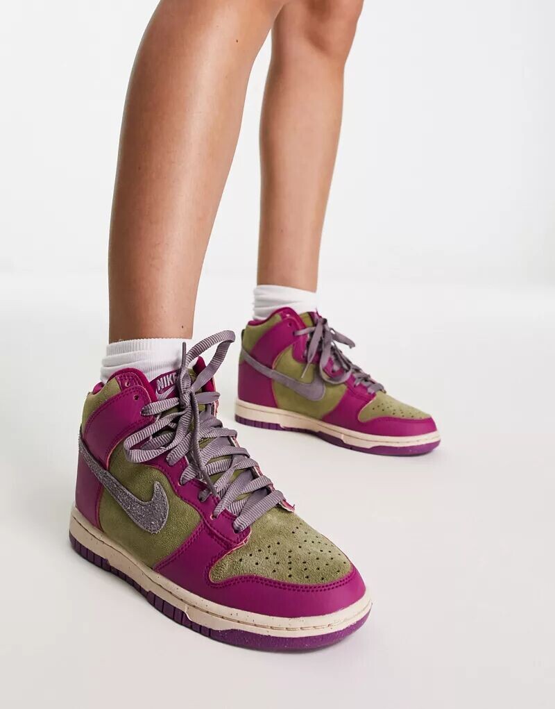 

Кроссовки Nike Dunk High в фиолетовом и хаки-пилигриме