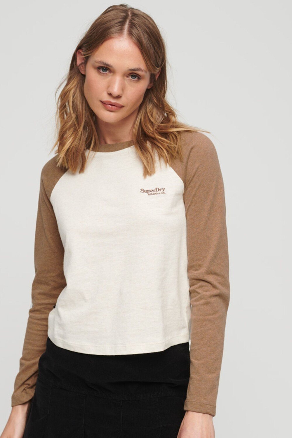 

Футболка Essential Baseball с длинными рукавами и логотипом Superdry, бежевый