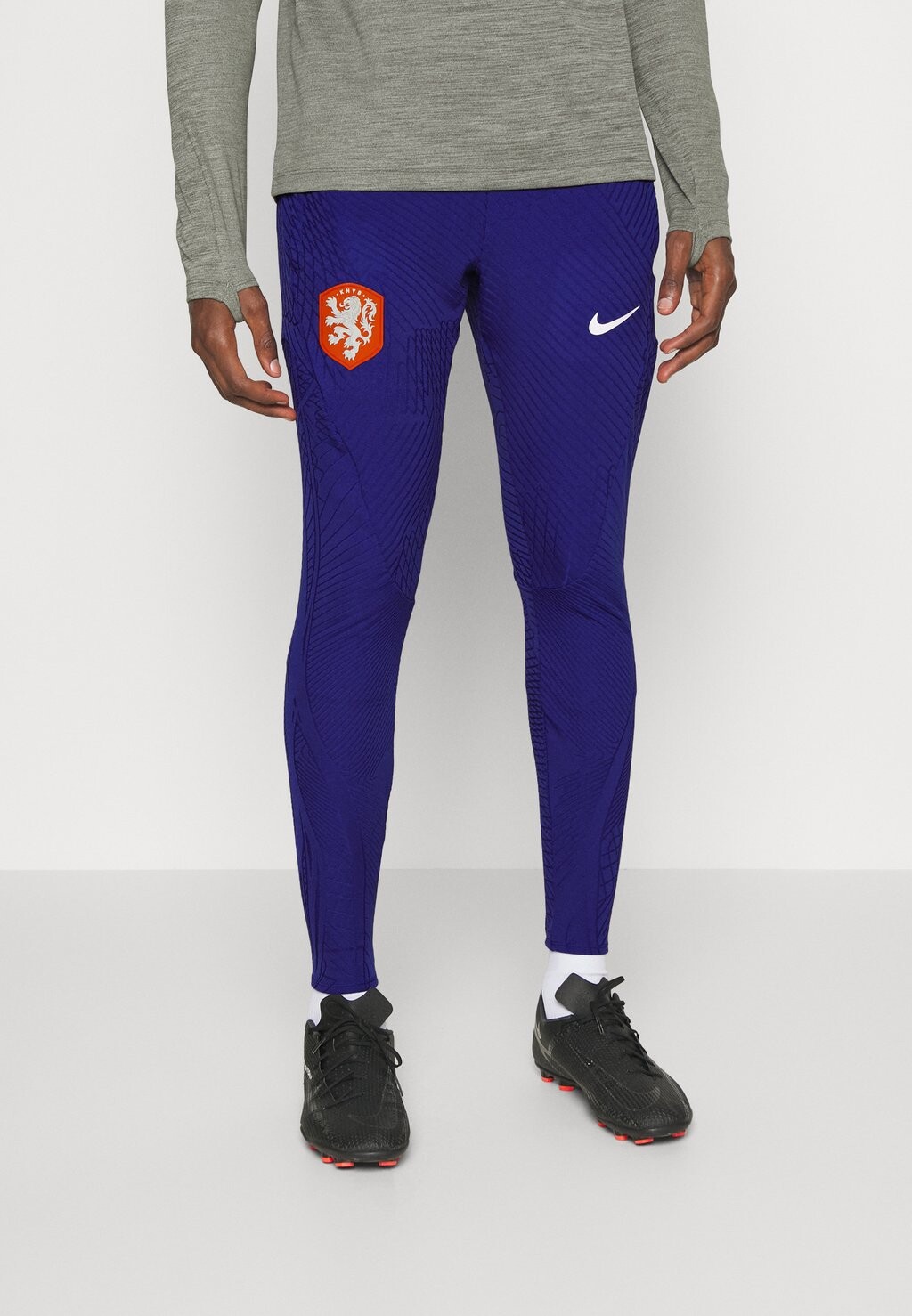 

Спортивная футболка Nike
