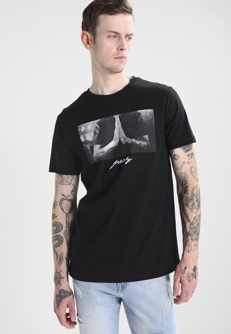 

Футболка с принтом Mister Tee, черный