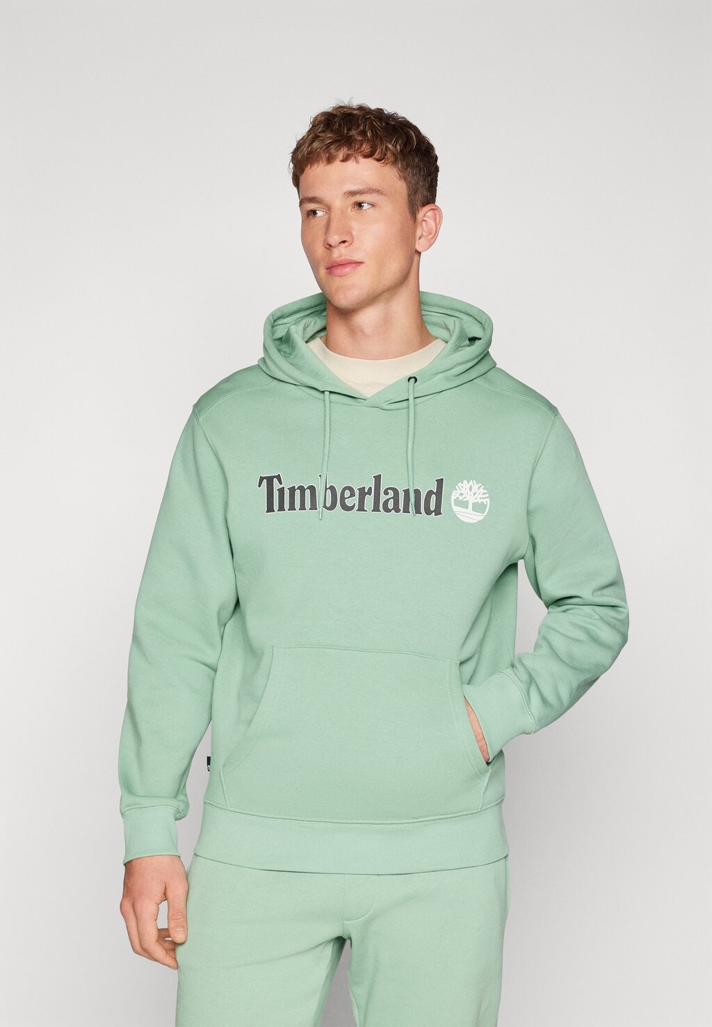 

Толстовка Kennebec River Linear Logo Hoodie Timberland, цвет granite green